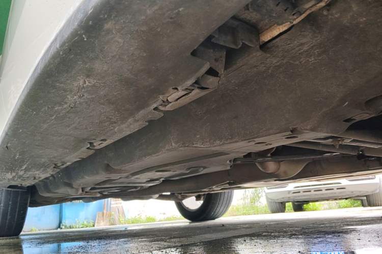 Used Mercedes-Benz M-Class 2014 ML 320 4MATIC Chassis Front Right