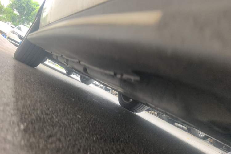 Used Mercedes-Benz M-Class 2014 ML 400 4MATIC Dynamic Model Chassis Front Right