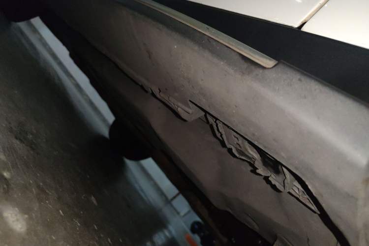 Used Mercedes-Benz M-Class 2014 ML 400 4MATIC Luxury Model Chassis Front Right