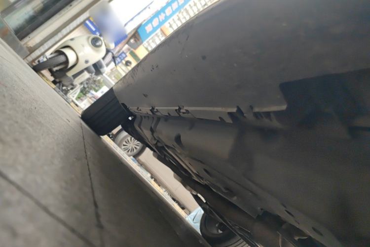 Used Mercedes-Benz M-Class 2014 ML 320 4MATIC Chassis Front Right