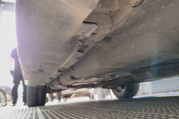 Used Mercedes-Benz M-Class 2014 ML 320 4MATIC Chassis Front Right