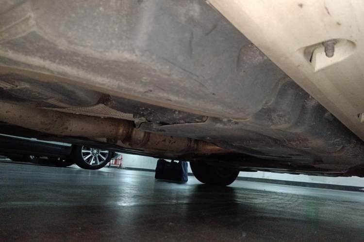 Used Mercedes-Benz M-Class 2014 ML 320 4MATIC Chassis Front Right
