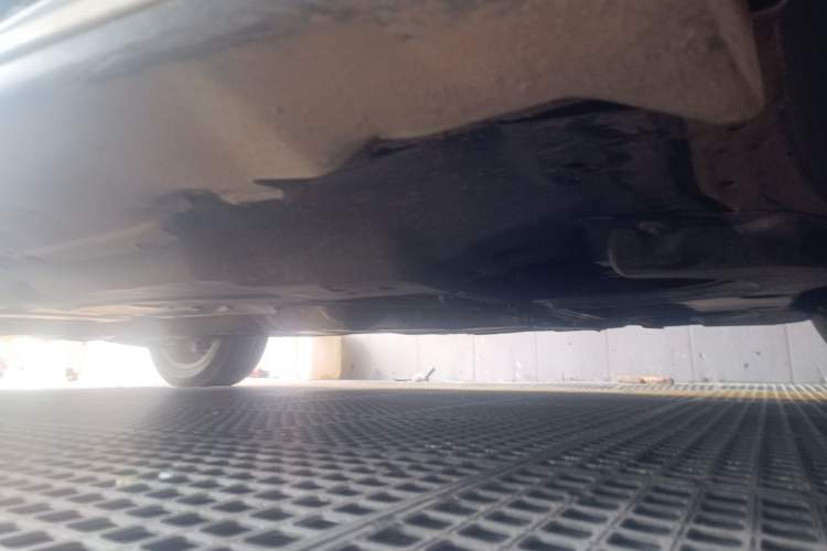 Used Mercedes-Benz M-Class 2014 ML 320 4MATIC Chassis Front Right