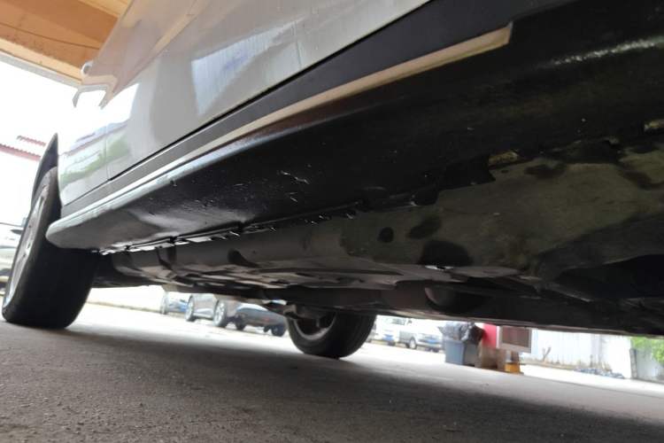 Used Mercedes-Benz M-Class 2014 ML 400 4MATIC Dynamic Model Chassis Front Right