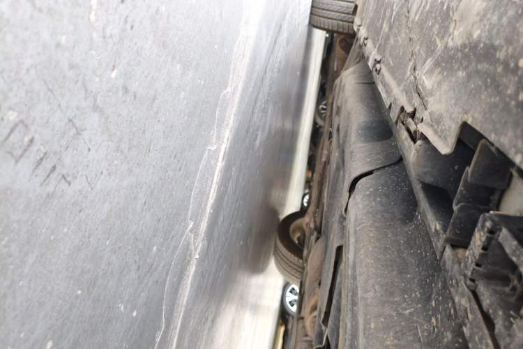 Used Mercedes-Benz M-Class 2014 ML 320 4MATIC Chassis Rear Left