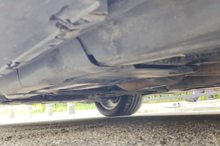 Used Mercedes-Benz M-Class 2014 ML 400 4MATIC Dynamic Model Chassis Rear Left