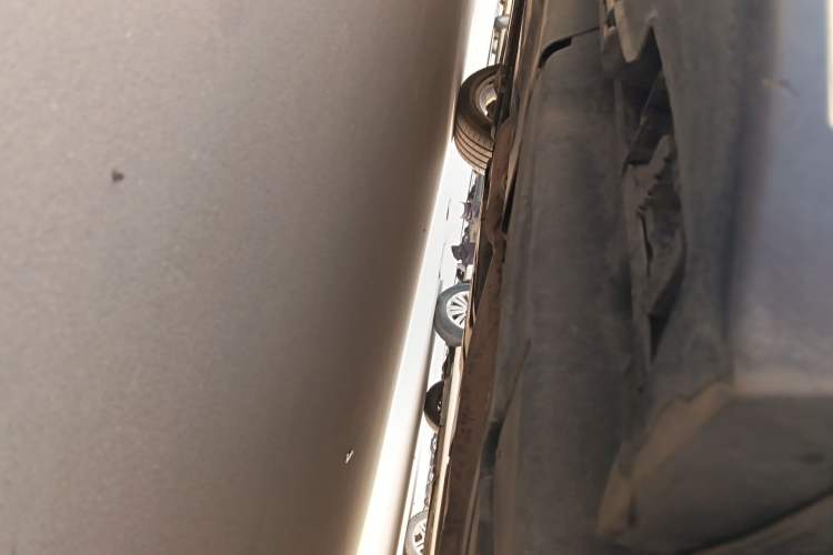 Used Mercedes-Benz M-Class 2014 ML 320 4MATIC Chassis Rear Left