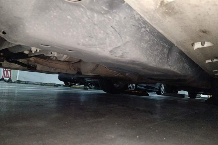 Used Mercedes-Benz M-Class 2014 ML 320 4MATIC Chassis Rear Left
