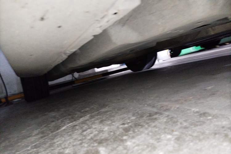 Used Mercedes-Benz M-Class 2014 ML 320 4MATIC Chassis Rear Right