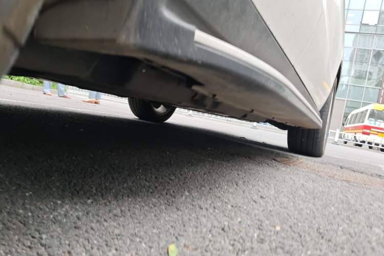 Used Mercedes-Benz M-Class 2014 ML 320 4MATIC Chassis Rear Right