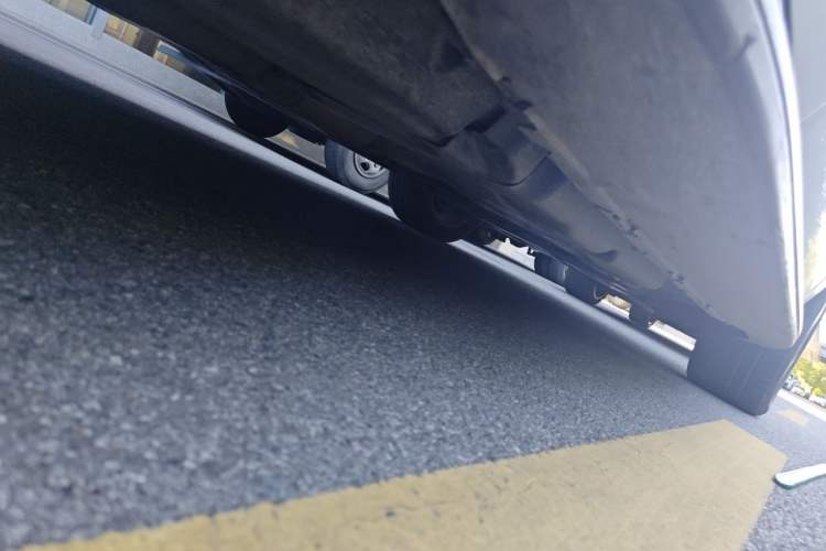 Used Mercedes-Benz M-Class 2014 ML 400 4MATIC Dynamic Model Chassis Rear Right
