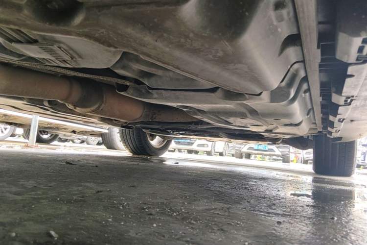 Used Mercedes-Benz M-Class 2014 ML 320 4MATIC Chassis Rear Right