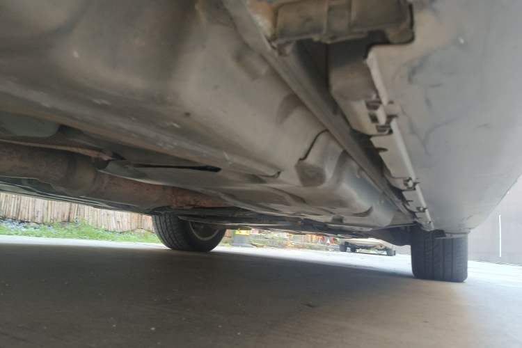 Used Mercedes-Benz M-Class 2014 ML 320 4MATIC Chassis Rear Right