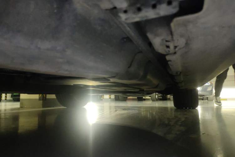 Used Mercedes-Benz M-Class 2014 ML 400 4MATIC Luxury Model Chassis Rear Right