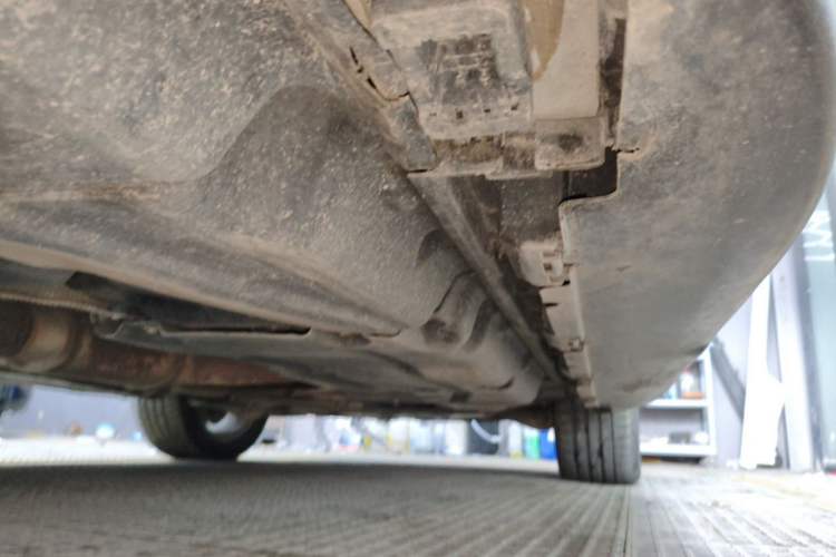 Used Mercedes-Benz M-Class 2014 ML 320 4MATIC Chassis Rear Right