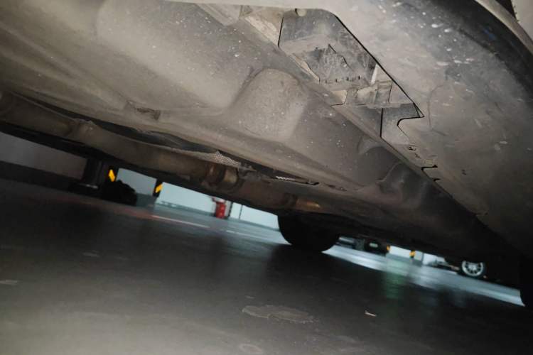 Used Mercedes-Benz M-Class 2014 ML 320 4MATIC Chassis Rear Right