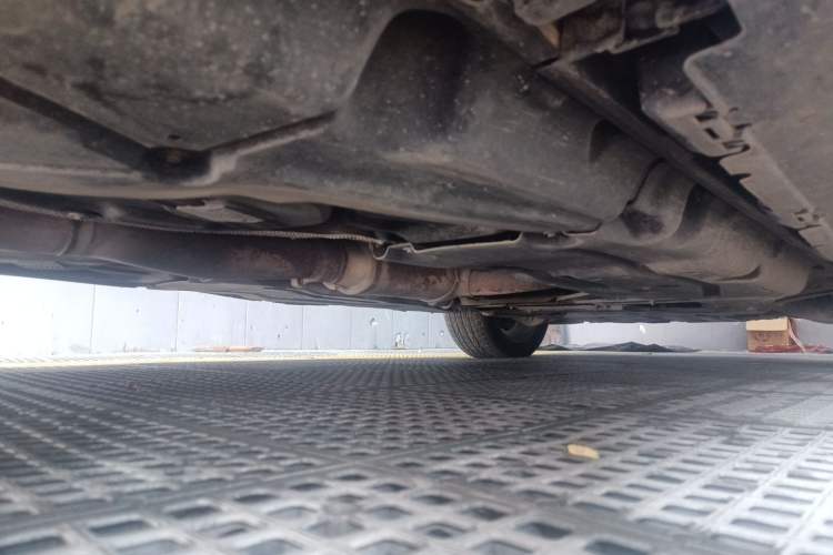 Used Mercedes-Benz M-Class 2014 ML 320 4MATIC Chassis Rear Right