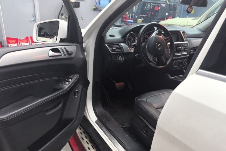 Used Mercedes-Benz M-Class 2014 ML 320 4MATIC Driver Seat