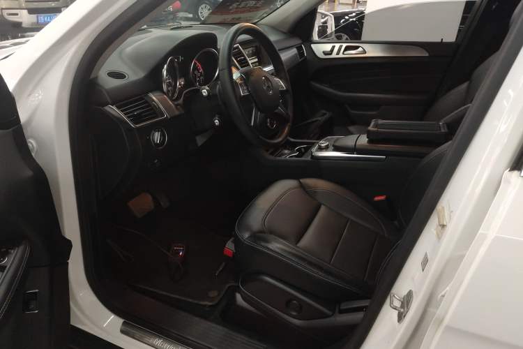 Used Mercedes-Benz M-Class 2014 ML 320 4MATIC Driver Seat