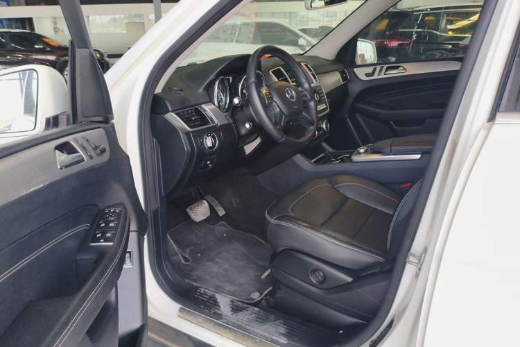 Used Mercedes-Benz M-Class 2014 ML 320 4MATIC Driver Seat