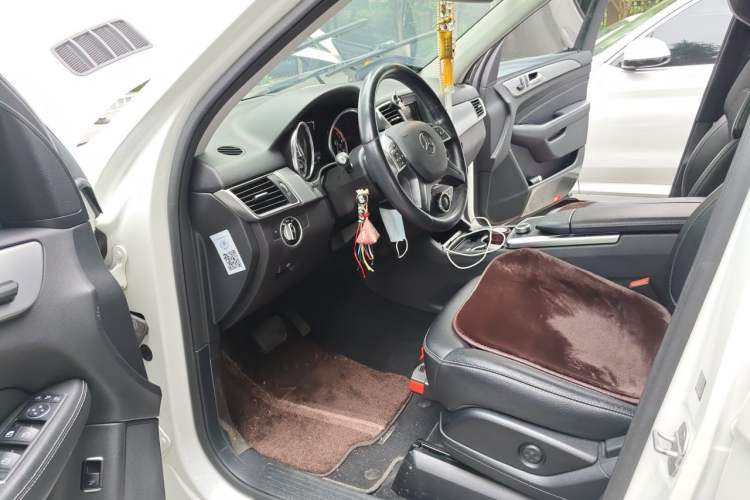 Used Mercedes-Benz M-Class 2014 ML 320 4MATIC Driver Seat