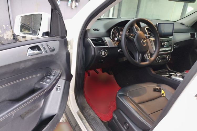 Used Mercedes-Benz M-Class 2014 ML 320 4MATIC Driver Seat