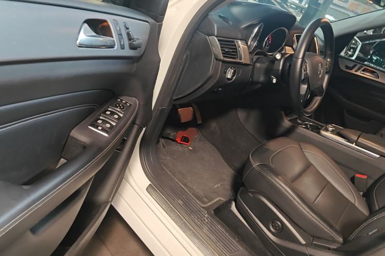 Used Mercedes-Benz M-Class 2014 ML 320 4MATIC Driver Seat
