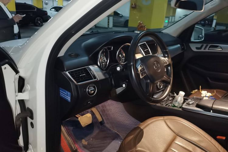 Used Mercedes-Benz M-Class 2014 ML 320 4MATIC Driver Seat