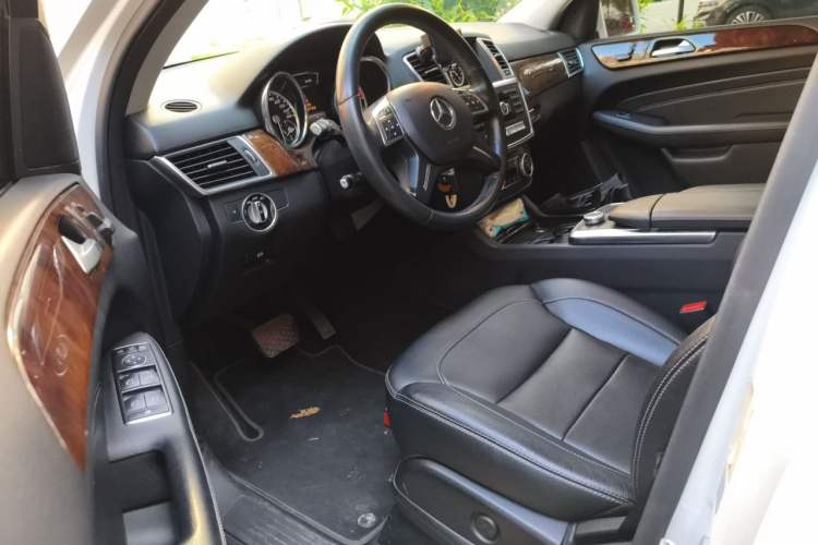 Used Mercedes-Benz M-Class 2014 ML 400 4MATIC Dynamic Model Driver Seat