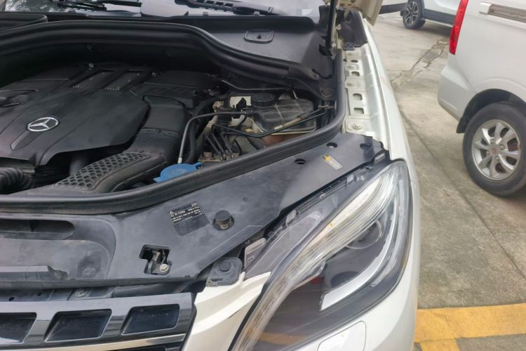Used Mercedes-Benz M-Class 2014 ML 400 4MATIC Dynamic Model Engine Bay Left