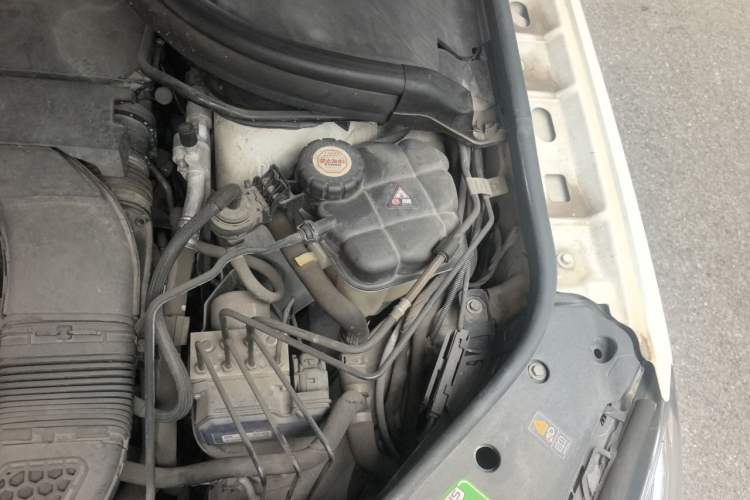 Used Mercedes-Benz M-Class 2014 ML 400 4MATIC Dynamic Model Engine Bay Left