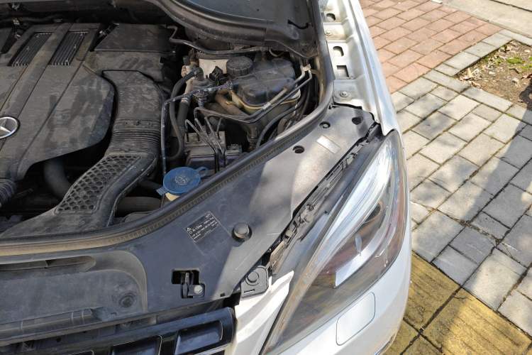 Used Mercedes-Benz M-Class 2014 ML 400 4MATIC Dynamic Model Engine Bay Left