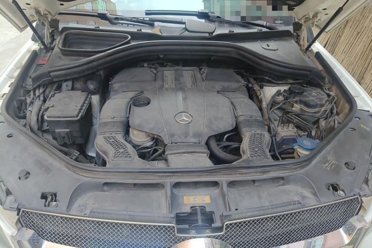 Used Mercedes-Benz M-Class 2014 ML 320 4MATIC Engine Bay