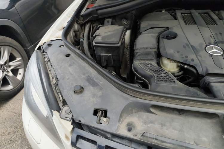 Used Mercedes-Benz M-Class 2014 ML 400 4MATIC Dynamic Model Engine Bay Right