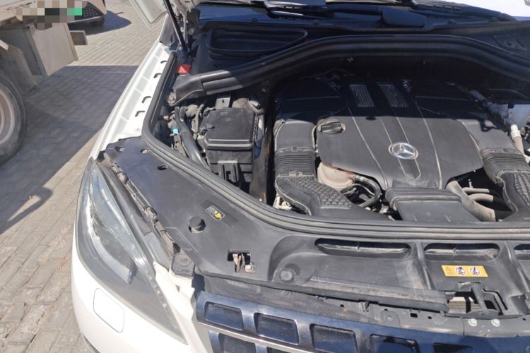 Used Mercedes-Benz M-Class 2014 ML 320 4MATIC Engine Bay Right