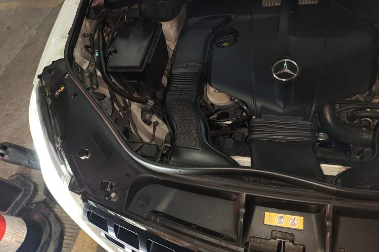 Used Mercedes-Benz M-Class 2014 ML 400 4MATIC Luxury Model Engine Bay Right