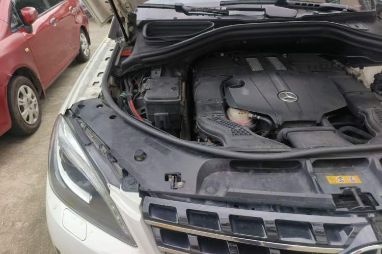 Used Mercedes-Benz M-Class 2014 ML 400 4MATIC Dynamic Model Engine Bay Right
