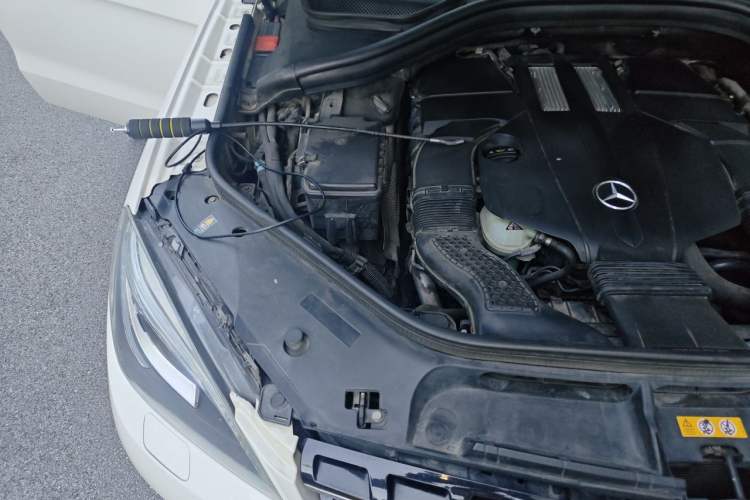 Used Mercedes-Benz M-Class 2014 ML 400 4MATIC Dynamic Model Engine Bay Right