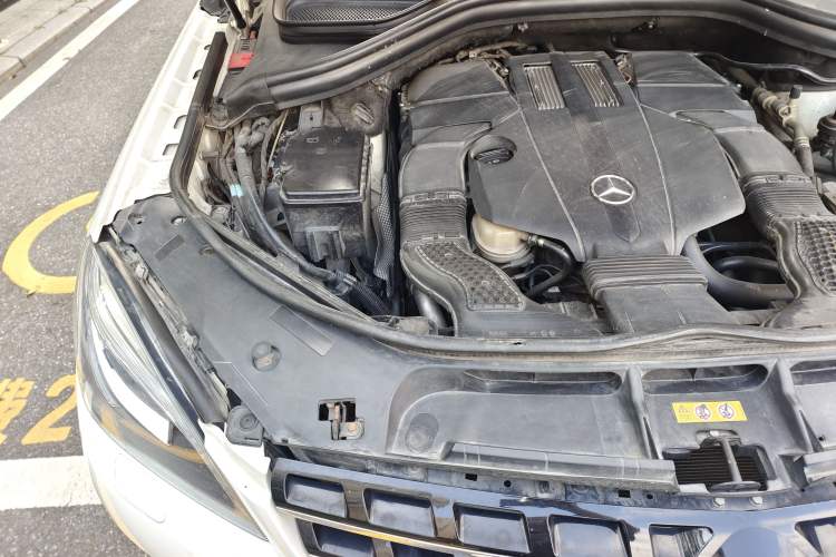 Used Mercedes-Benz M-Class 2014 ML 400 4MATIC Dynamic Model Engine Bay Right