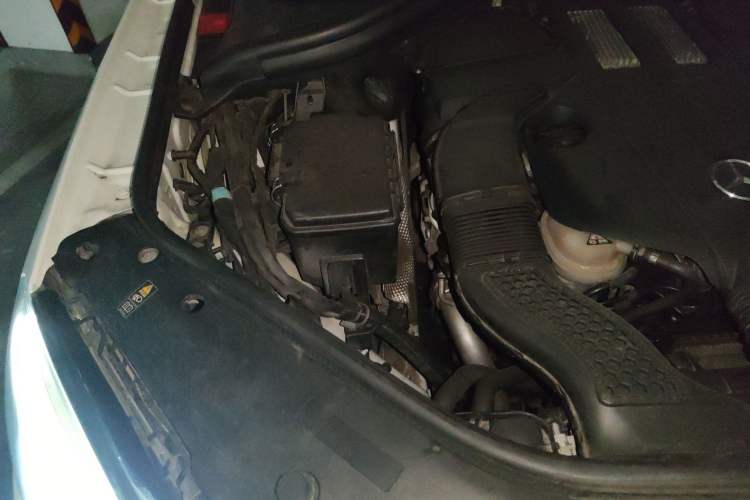 Used Mercedes-Benz M-Class 2014 ML 400 4MATIC Luxury Model Engine Bay Right