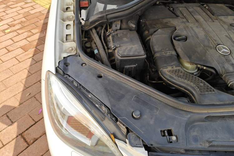 Used Mercedes-Benz M-Class 2014 ML 400 4MATIC Dynamic Model Engine Bay Right