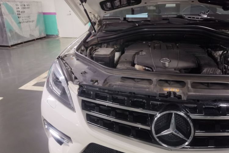 Used Mercedes-Benz M-Class 2014 ML 320 4MATIC Engine Bay Right