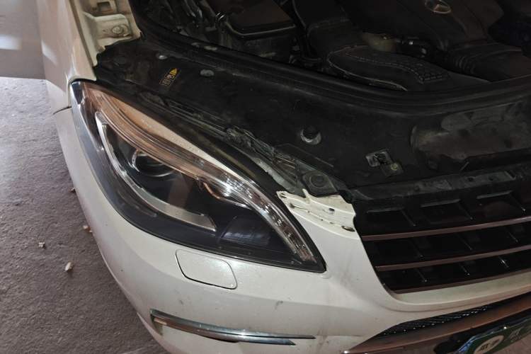Used Mercedes-Benz M-Class 2014 ML 400 4MATIC Dynamic Model Engine Bay Right