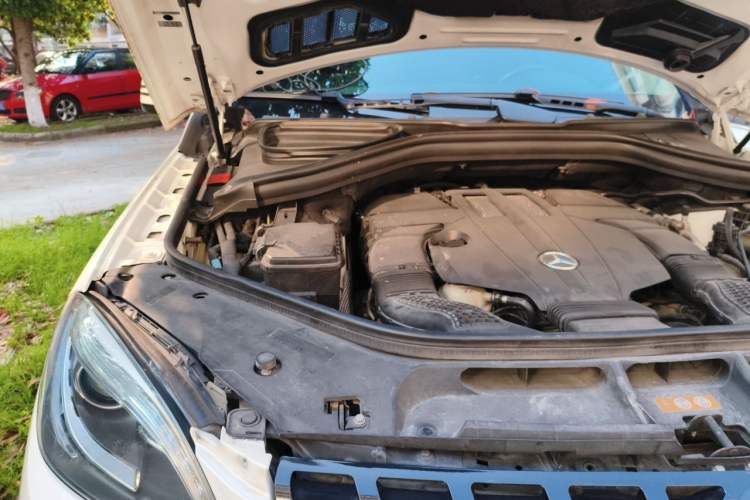 Used Mercedes-Benz M-Class 2014 ML 400 4MATIC Dynamic Model Engine Bay Right