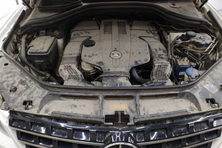 Used Mercedes-Benz M-Class 2014 ML 320 4MATIC Engine Bay
