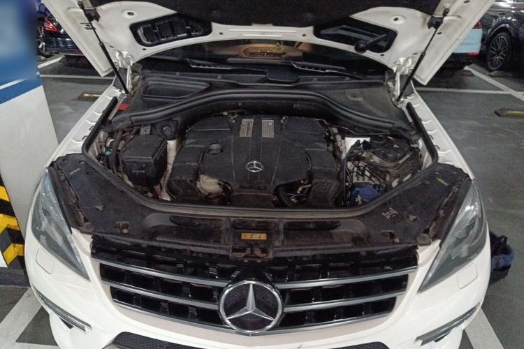 Used Mercedes-Benz M-Class 2014 ML 320 4MATIC Engine Bay