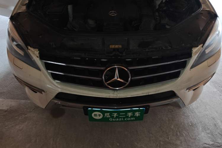 Used Mercedes-Benz M-Class 2014 ML 400 4MATIC Dynamic Model Engine Bay