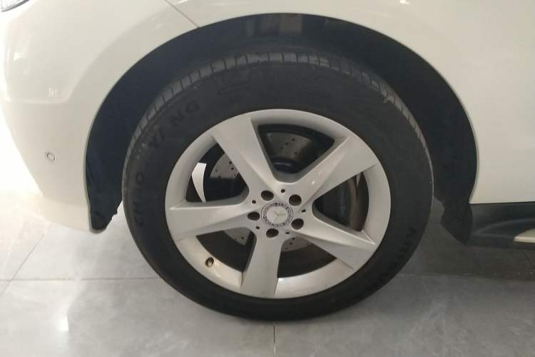 Used Mercedes-Benz M-Class 2014 ML 320 4MATIC Exterior 2