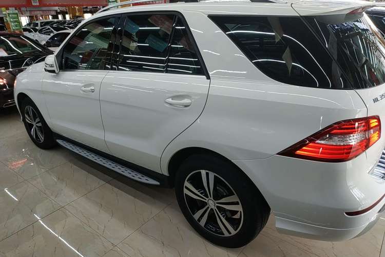 Used Mercedes-Benz M-Class 2014 ML 350 CDI 4MATIC Exterior 3