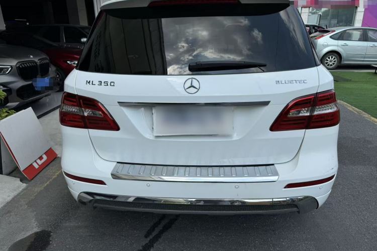 Used Mercedes-Benz M-Class 2014 ML 350 CDI 4MATIC Exterior 4
